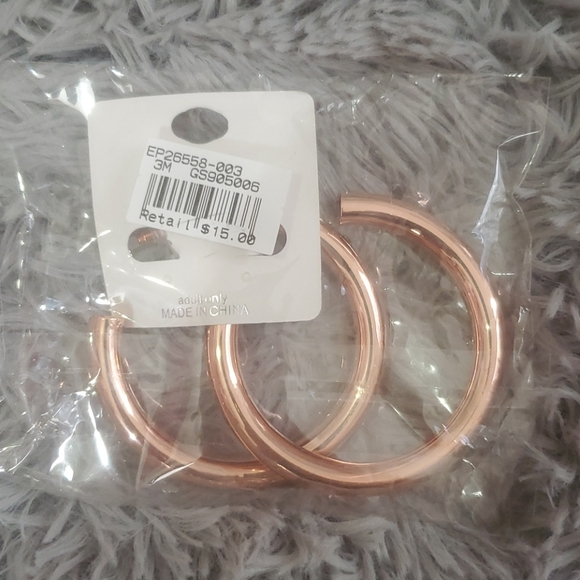 Rose gold hoop earrings - Picture 2 of 2